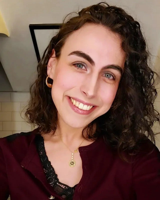 files/can-you-turn-this-bathroom-selfie-into-a-linkedin-profile-v0-psbpj37g38pd1.webp